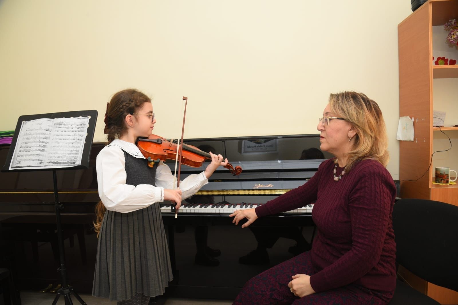 8-летняя азербайджанская скрипачка-феномен Дильшад Фархадзаде покоряет мир - репортаж  (ФОТО)