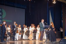 В Баку представлено мультимедийное шоу "Киноконцерт" с кадрами из азербайджанских фильмов (ФОТО)