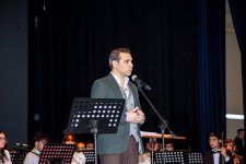 В Баку представлено мультимедийное шоу "Киноконцерт" с кадрами из азербайджанских фильмов (ФОТО)