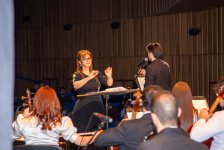 В Баку представлено мультимедийное шоу "Киноконцерт" с кадрами из азербайджанских фильмов (ФОТО)