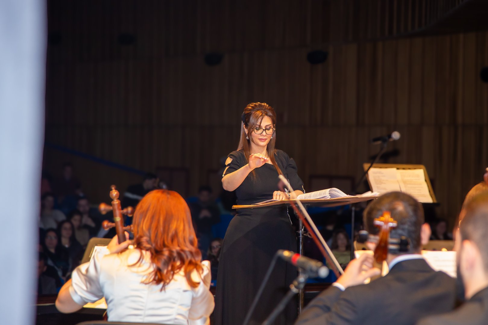 В Баку представлено мультимедийное шоу "Киноконцерт" с кадрами из азербайджанских фильмов (ФОТО)