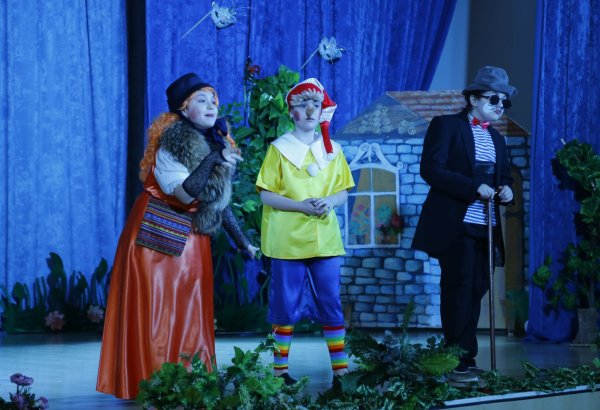 В Баку появились "Поле чудес" и мошенники с большой дороги (ВИДЕО, ФОТО)