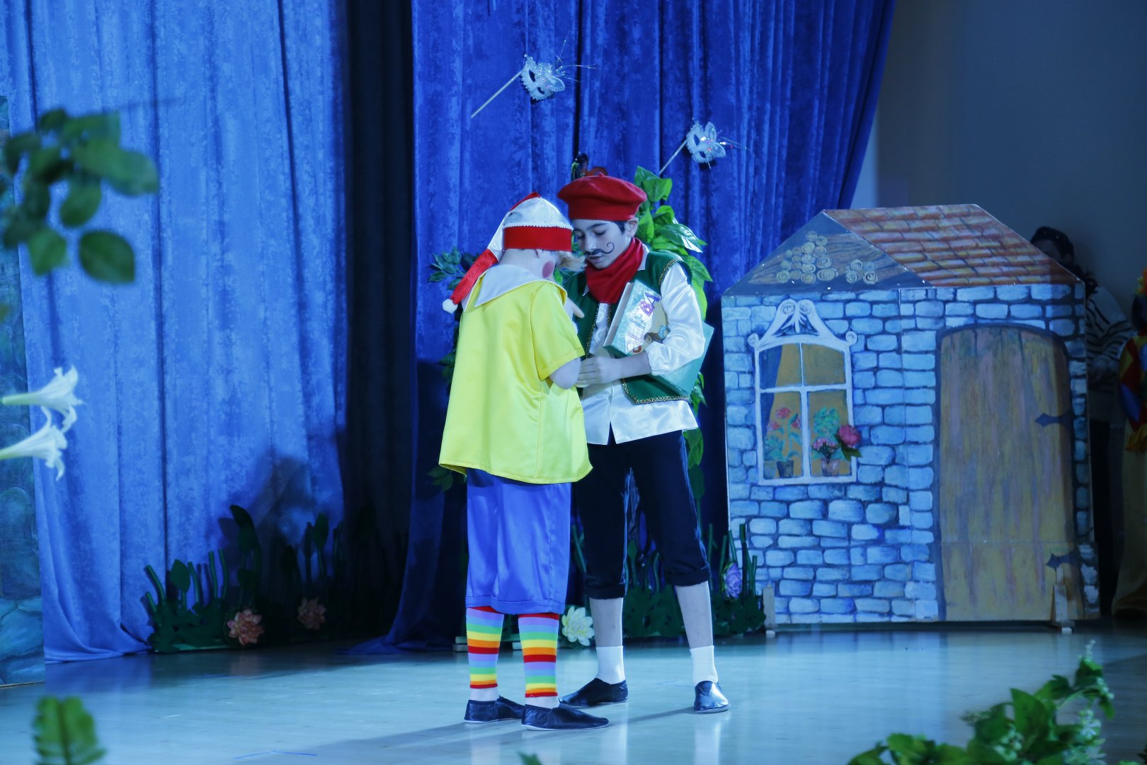 В Баку появились "Поле чудес" и мошенники с большой дороги (ВИДЕО, ФОТО)