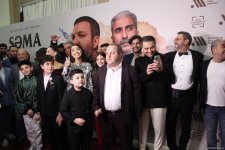 Гала-вечер фильма "Səma ilə Görüş" в Баку вызвал большой ажиотаж – звезды на красной дорожке (ФОТО)