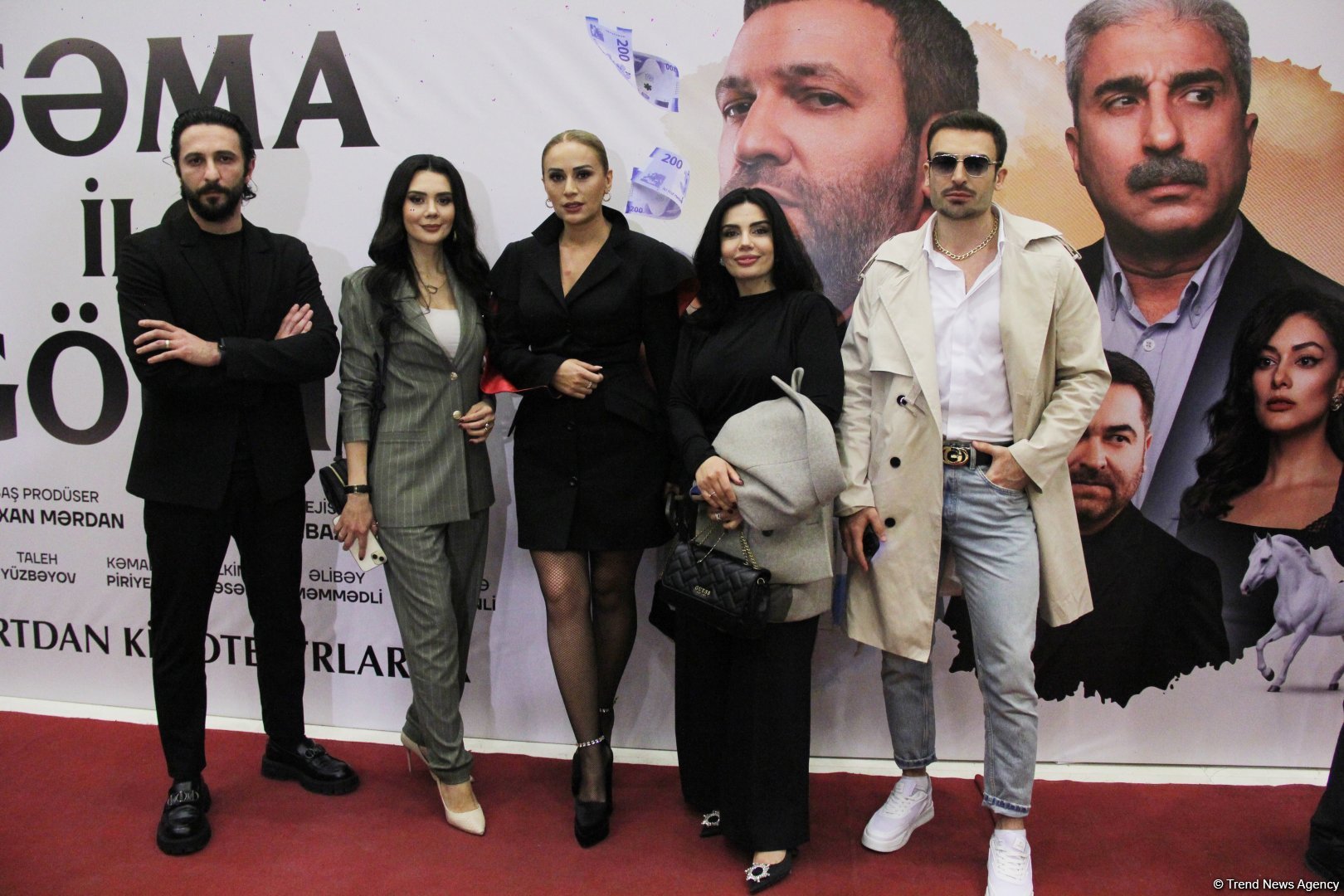 Гала-вечер фильма "Səma ilə Görüş" в Баку вызвал большой ажиотаж – звезды на красной дорожке (ФОТО)