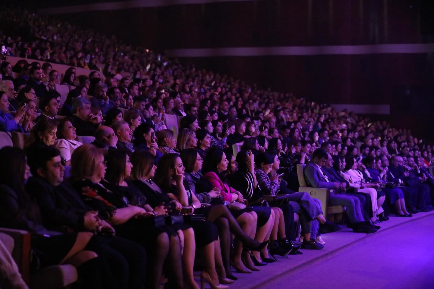 В Баку прошел праздник единства поэзии, музыки и танца, посвященный Международному женскому дню (ВИДЕО, ФОТО)