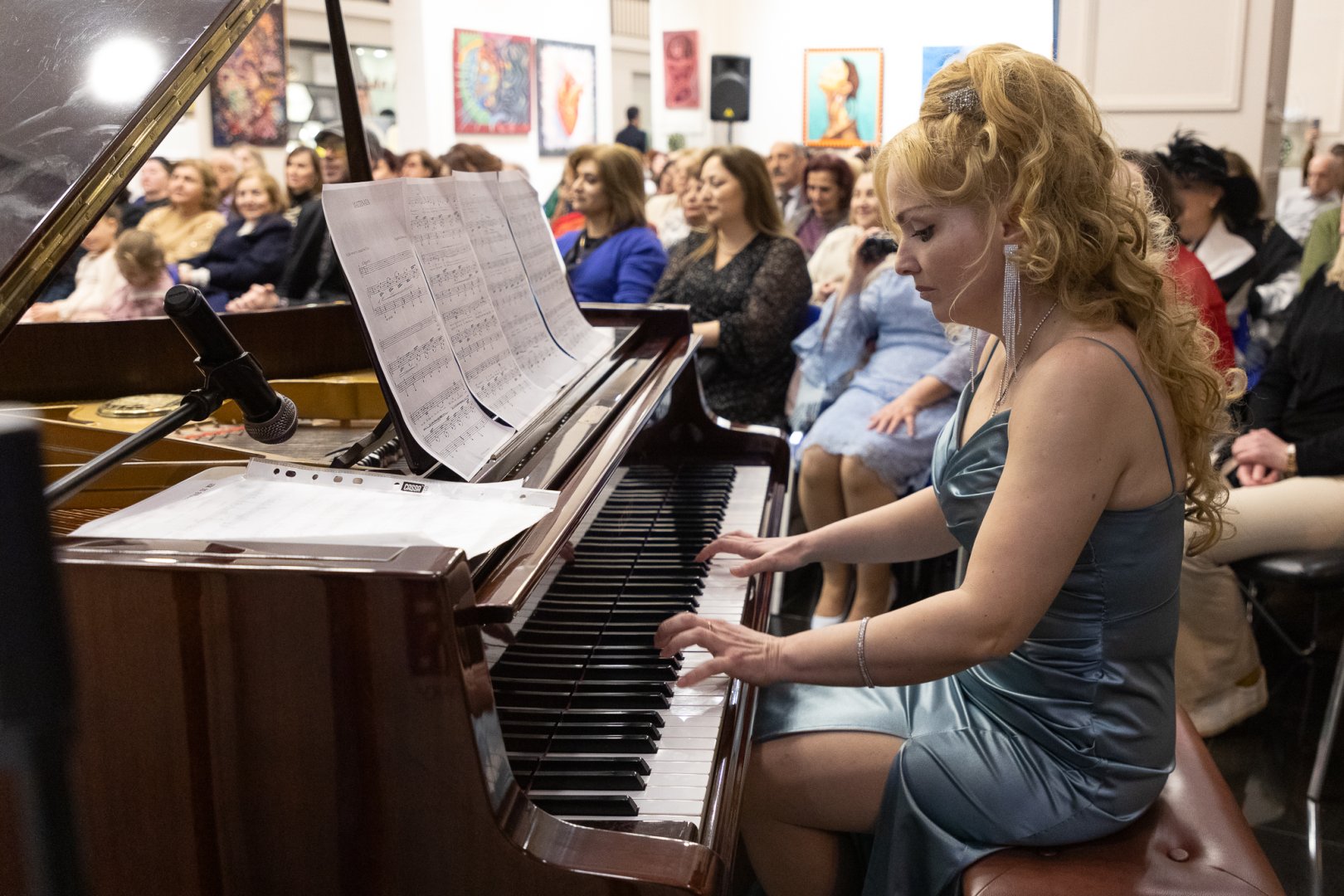 С любовью для женщин - концерт эстрадной музыки в Баку (ФОТО)