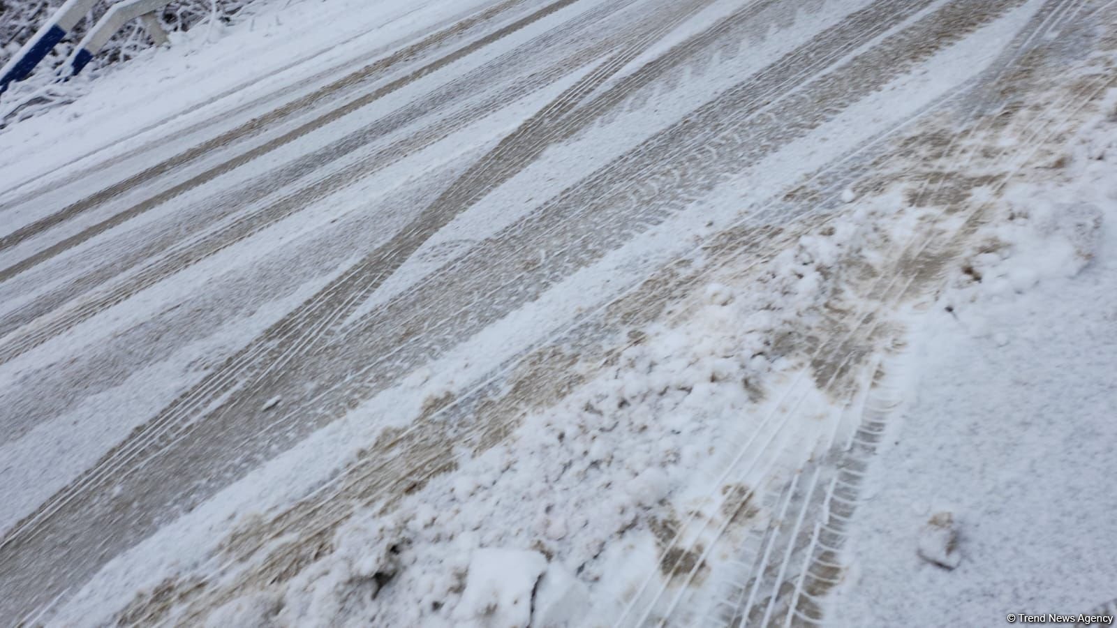 В Шуше выпал снег (ФОТО/ВИДЕО)