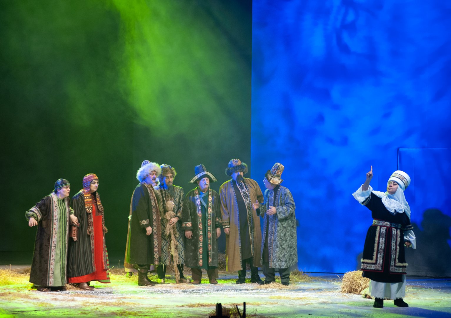 Магический реализм и ракетный полигон с верблюдом в Баку. И дольше века длится день…  (ФОТО)