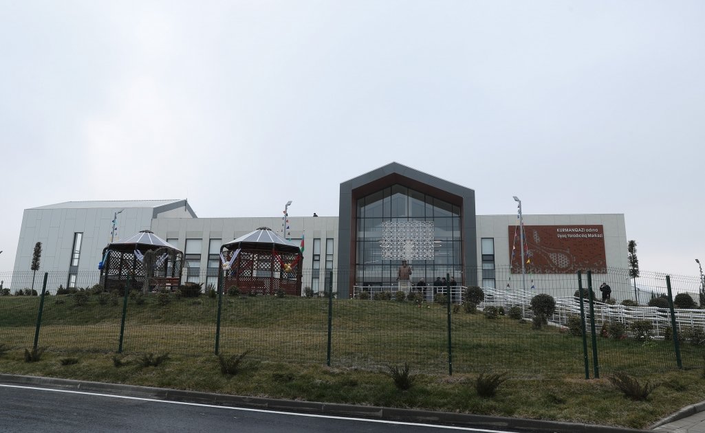 Президент Ильхам Алиев и Президент Касым-Жомарт Токаев приняли участие в церемонии открытия Центра детского творчества имени Курмангазы в Физули (ФОТО/ВИДЕО)