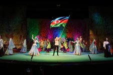 В Баку показали сказочный сад Новруза (ФОТО)