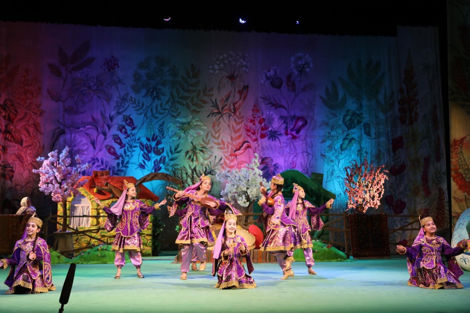 В Баку показали сказочный сад Новруза (ФОТО)