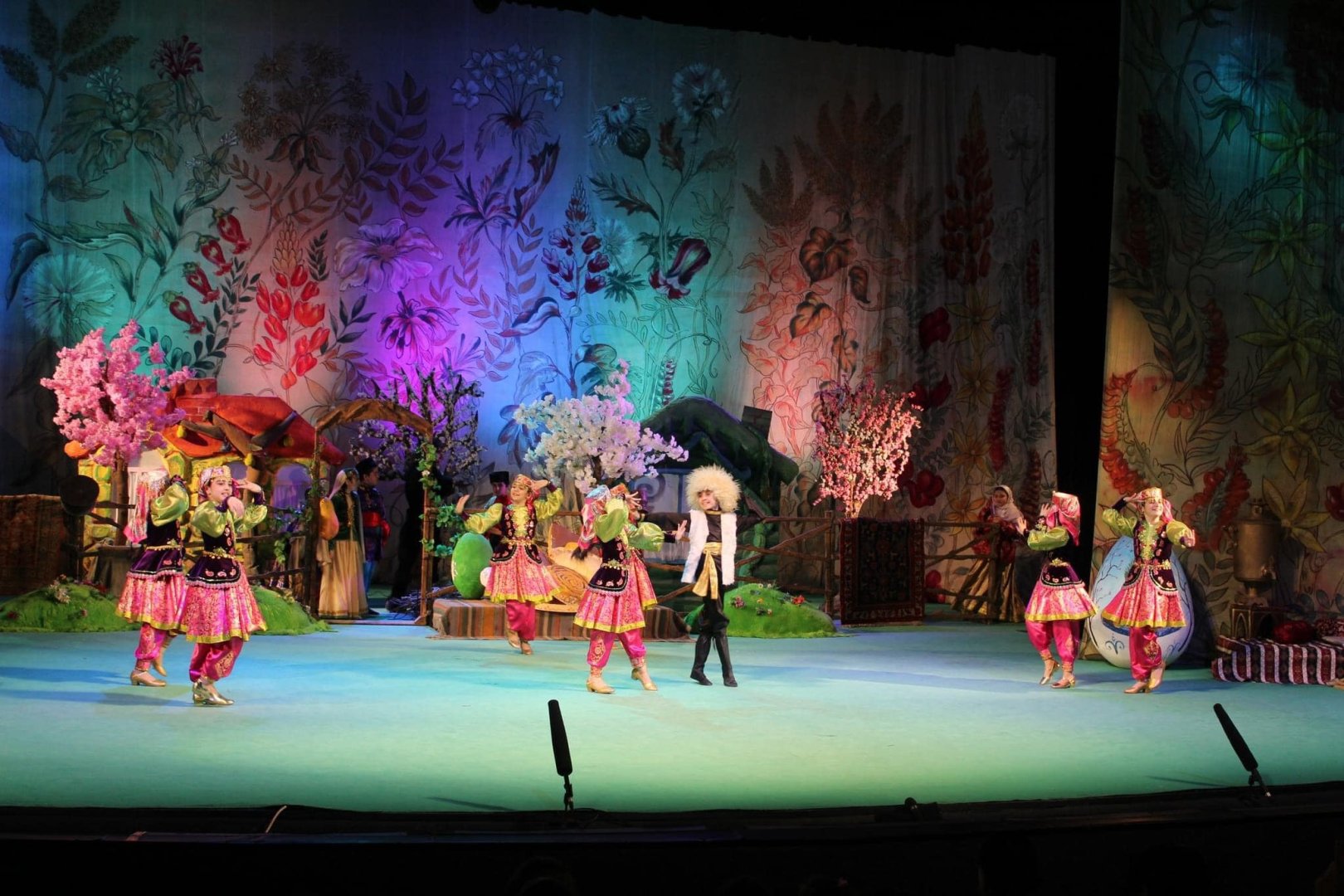 В Баку показали сказочный сад Новруза (ФОТО)