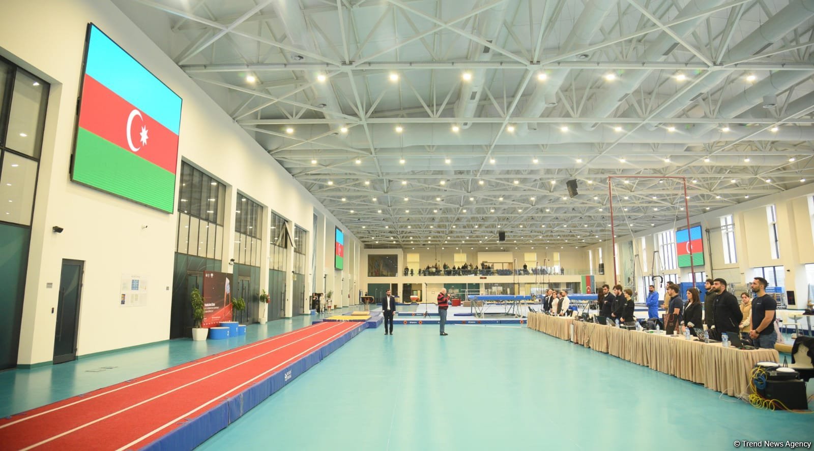 В Баку проходят соревнования чемпионата Азербайджана по прыжкам на акробатической дорожке (ФОТО)