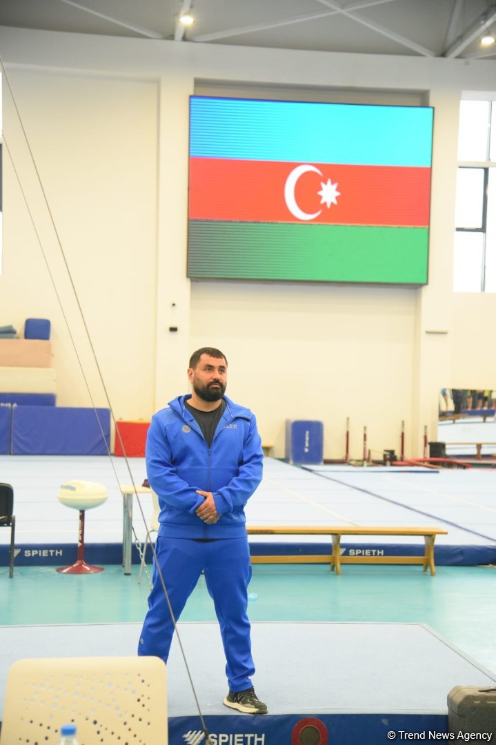 В Баку проходят соревнования чемпионата Азербайджана по прыжкам на акробатической дорожке (ФОТО)