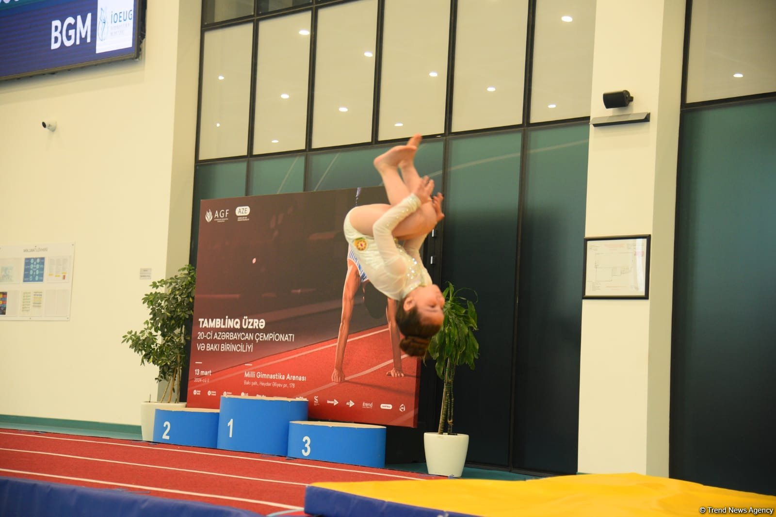В Баку проходят соревнования чемпионата Азербайджана по прыжкам на акробатической дорожке (ФОТО)