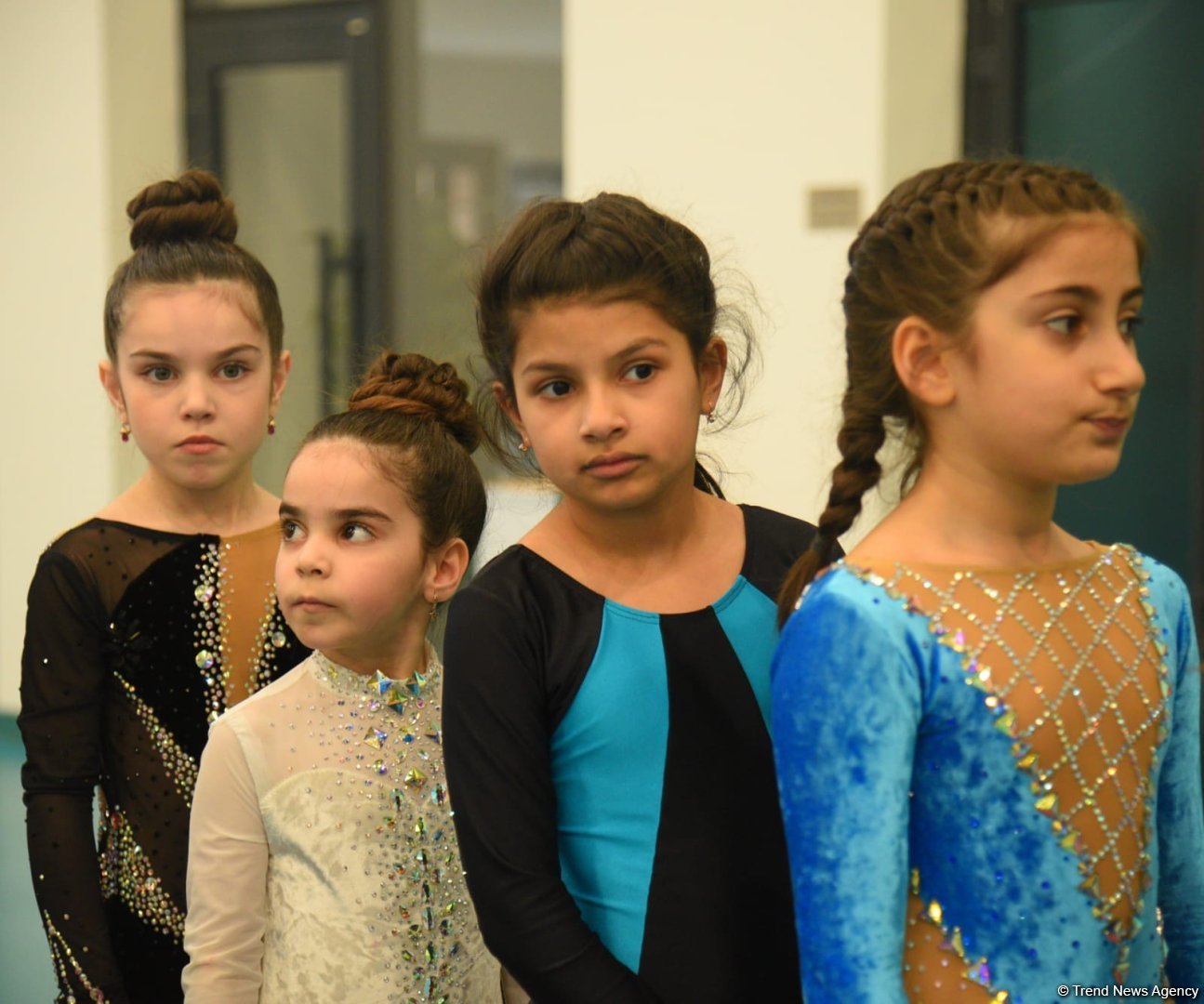 В Баку проходят соревнования чемпионата Азербайджана по прыжкам на акробатической дорожке (ФОТО)