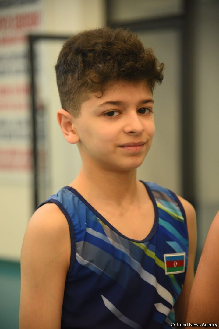 В Баку проходят соревнования чемпионата Азербайджана по прыжкам на акробатической дорожке (ФОТО)