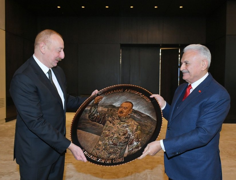 Президент Ильхам Алиев принял участие в XI Глобальном Бакинском форуме на тему "Восстановление раздробленного мира" (ФОТО, ВИДЕО)