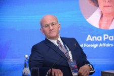 XI Глобальный Бакинский форум продолжает работу панельными заседаниями (ФОТО)