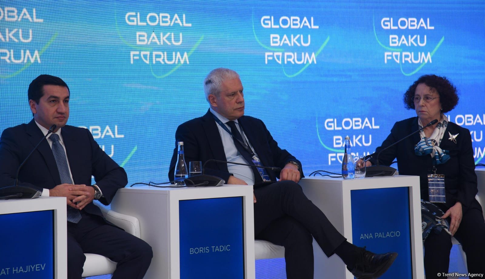 XI Глобальный Бакинский форум продолжает работу панельными заседаниями (ФОТО)