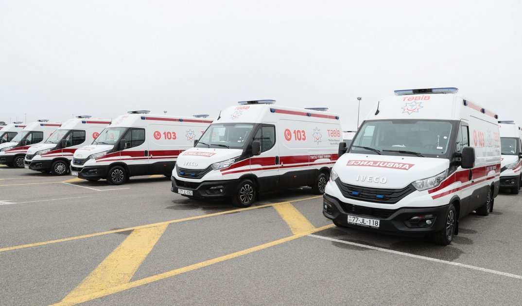 Президент Ильхам Алиев ознакомился с закупленными современными автомобилями скорой медицинской помощи (ВИДЕО/ФОТО)