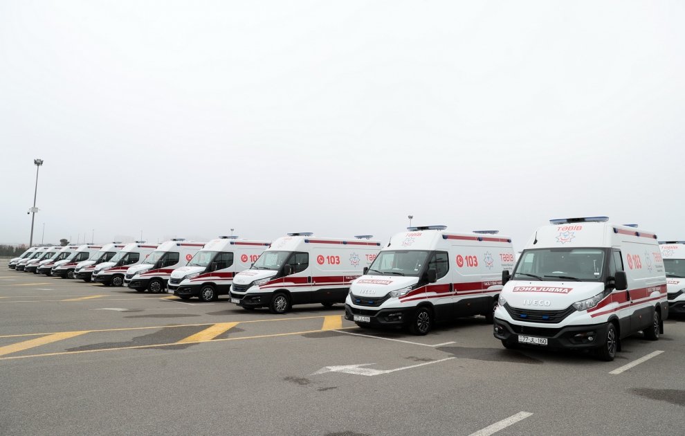 Президент Ильхам Алиев ознакомился с закупленными современными автомобилями скорой медицинской помощи (ВИДЕО/ФОТО)