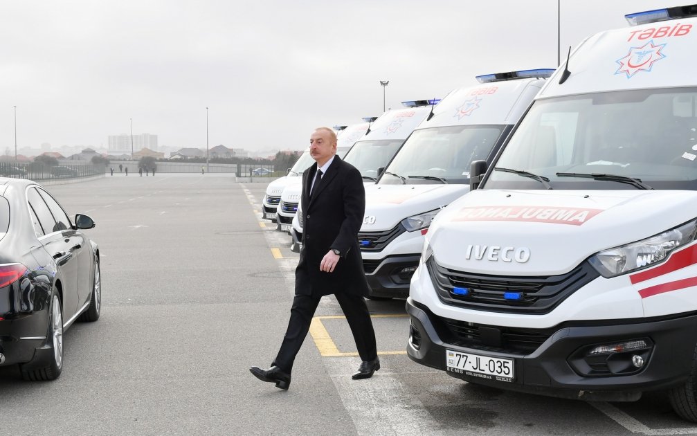 Президент Ильхам Алиев ознакомился с закупленными современными автомобилями скорой медицинской помощи (ВИДЕО/ФОТО)