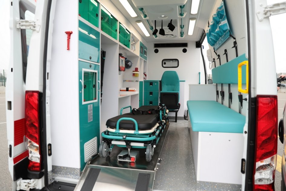 Президент Ильхам Алиев ознакомился с закупленными современными автомобилями скорой медицинской помощи (ВИДЕО/ФОТО)