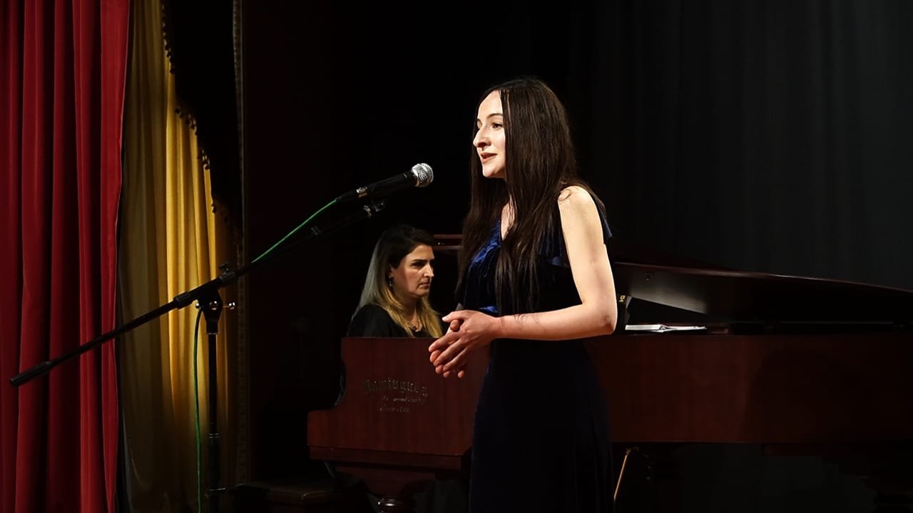 Состоялся первый отчетный концерт учащихся Вокальной школы Бюльбюля (ВИДЕО, ФОТО)