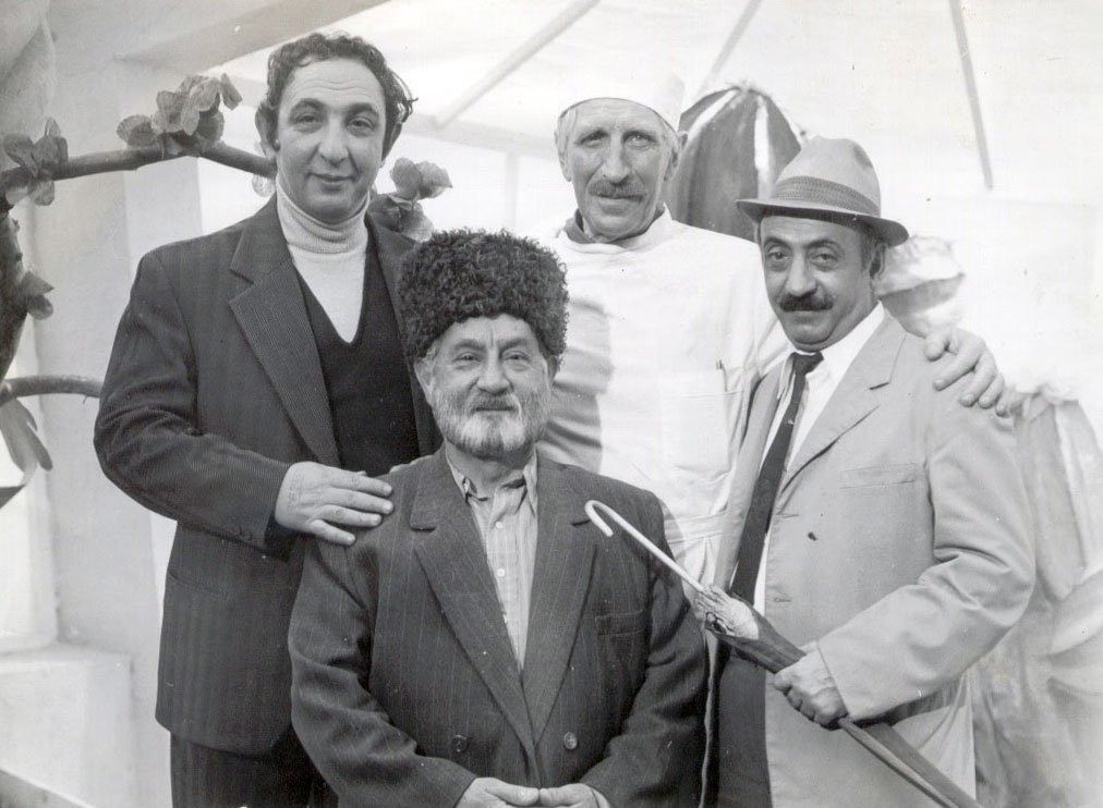 "О Великий, затмивший своим ликом свет солнца!" - яркие образы Гусейнаги Садыхова в кино и театре (ФОТО)