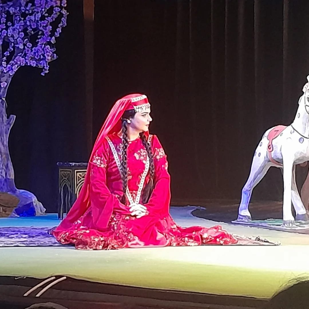 "О Великий, затмивший своим ликом свет солнца!" - яркие образы Гусейнаги Садыхова в кино и театре (ФОТО)