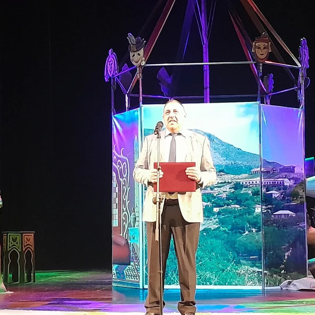 "О Великий, затмивший своим ликом свет солнца!" - яркие образы Гусейнаги Садыхова в кино и театре (ФОТО)