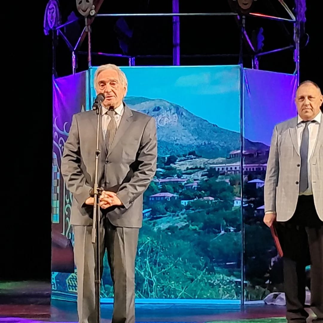 "О Великий, затмивший своим ликом свет солнца!" - яркие образы Гусейнаги Садыхова в кино и театре (ФОТО)