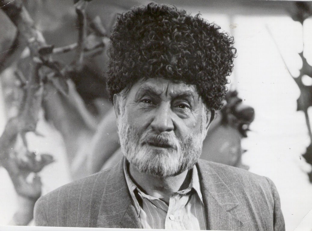 "О Великий, затмивший своим ликом свет солнца!" - яркие образы Гусейнаги Садыхова в кино и театре (ФОТО)