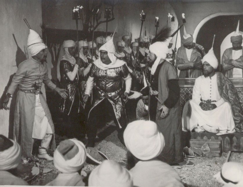 "О Великий, затмивший своим ликом свет солнца!" - яркие образы Гусейнаги Садыхова в кино и театре (ФОТО)