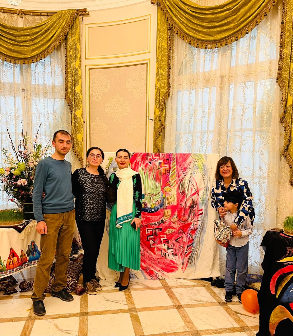 В Париже прошел праздник азербайджанцев, посвященный Новрузу (ФОТО)