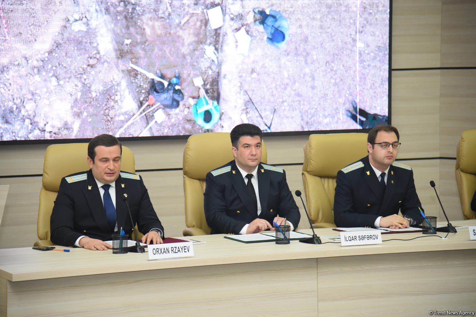 В Азербайджане обнаруженные в массовых захоронениях человеческие останки содержат признаки насилия - представитель Генпрокуратуры