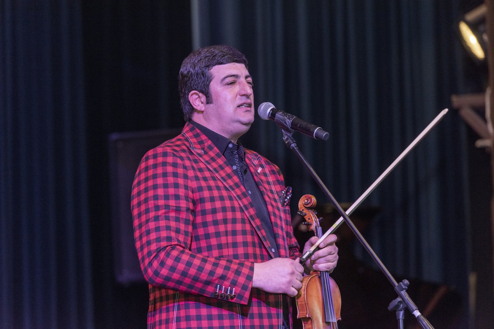 Вдохновенно, ярко, позитивно – концерт маэстро Джейхуна в Баку (ФОТО)