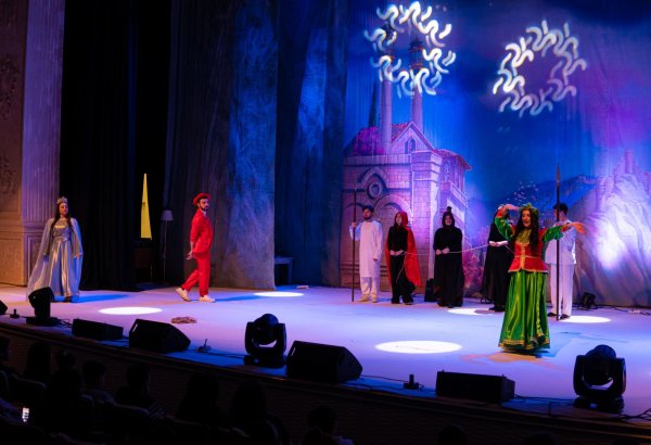 В Гяндже "воспользовались" холодной погодой – чем закончилась битва девушек? (ФОТО)