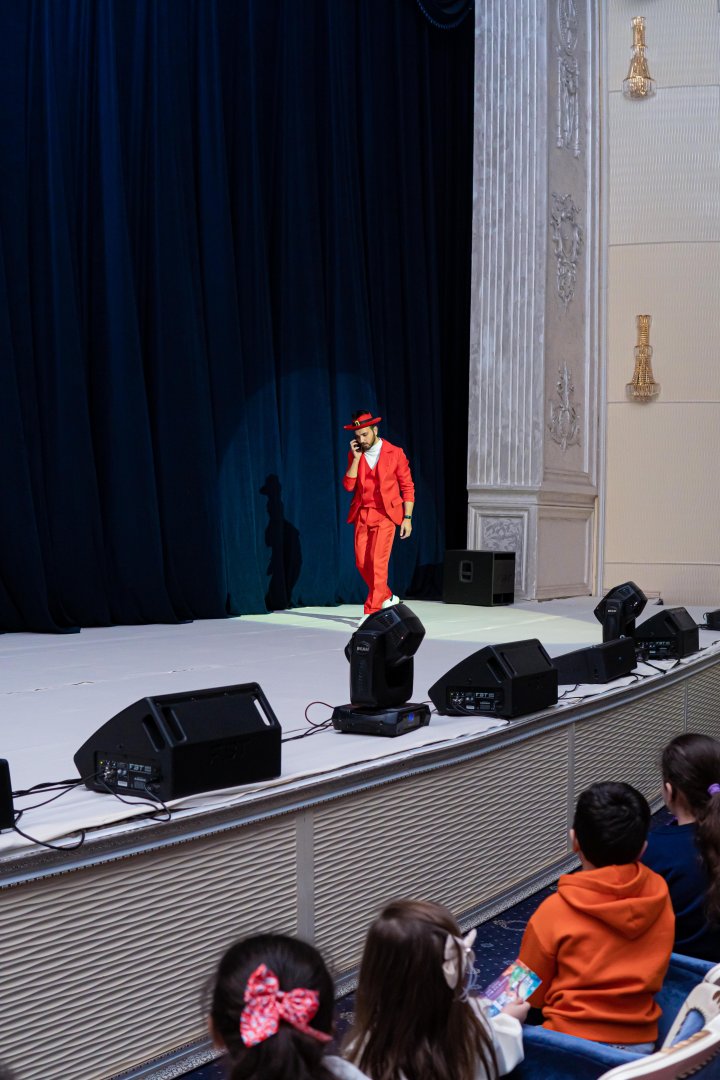 В Гяндже "воспользовались" холодной погодой – чем закончилась битва девушек? (ФОТО)