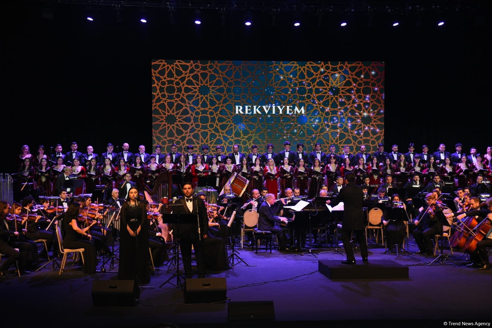 Проникновенно и искренне: в Баку состоялся творческий вечер народного артиста Азербайджана Фаига Суджаддинова (ФОТО)