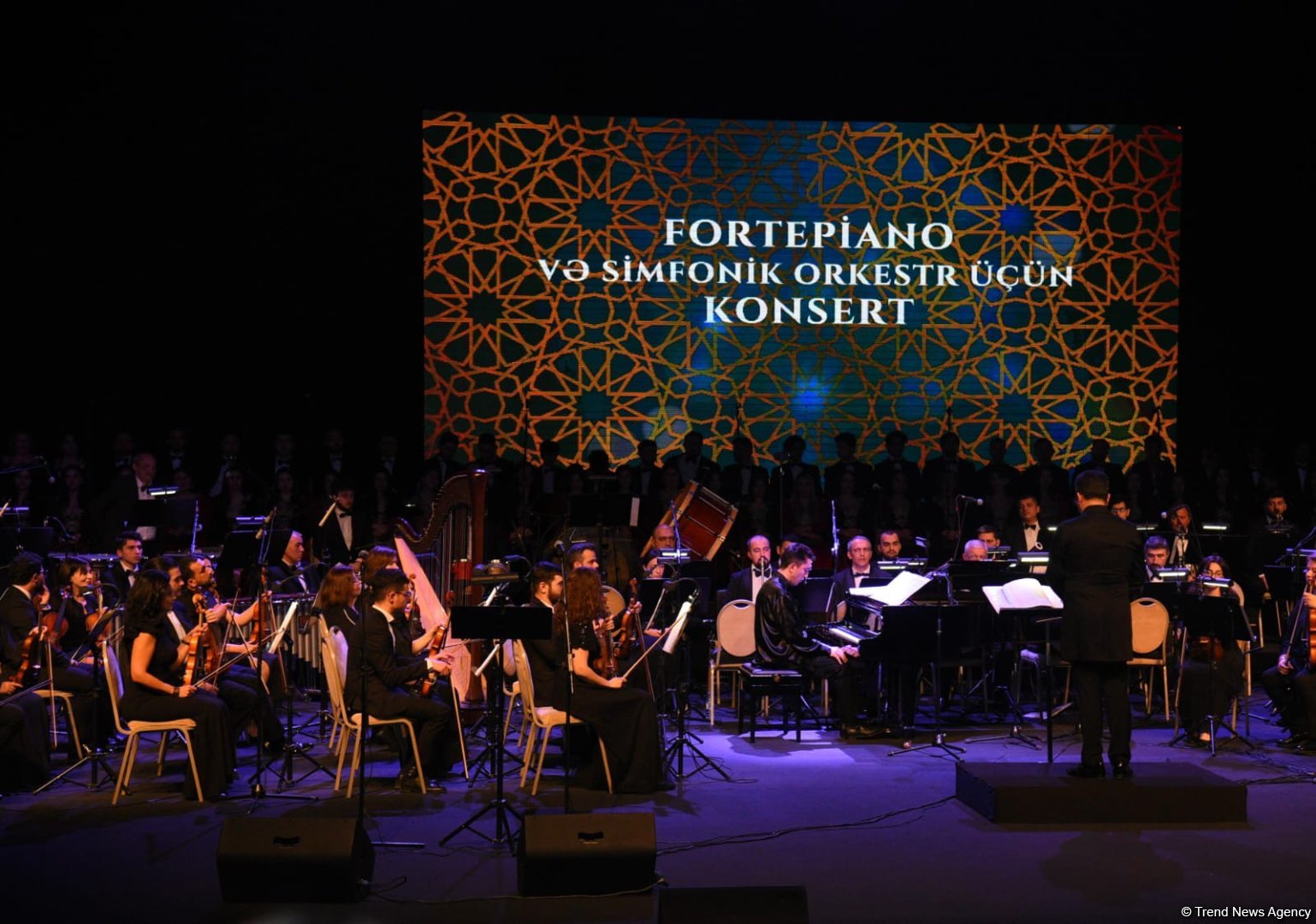 Проникновенно и искренне: в Баку состоялся творческий вечер народного артиста Азербайджана Фаига Суджаддинова (ФОТО)