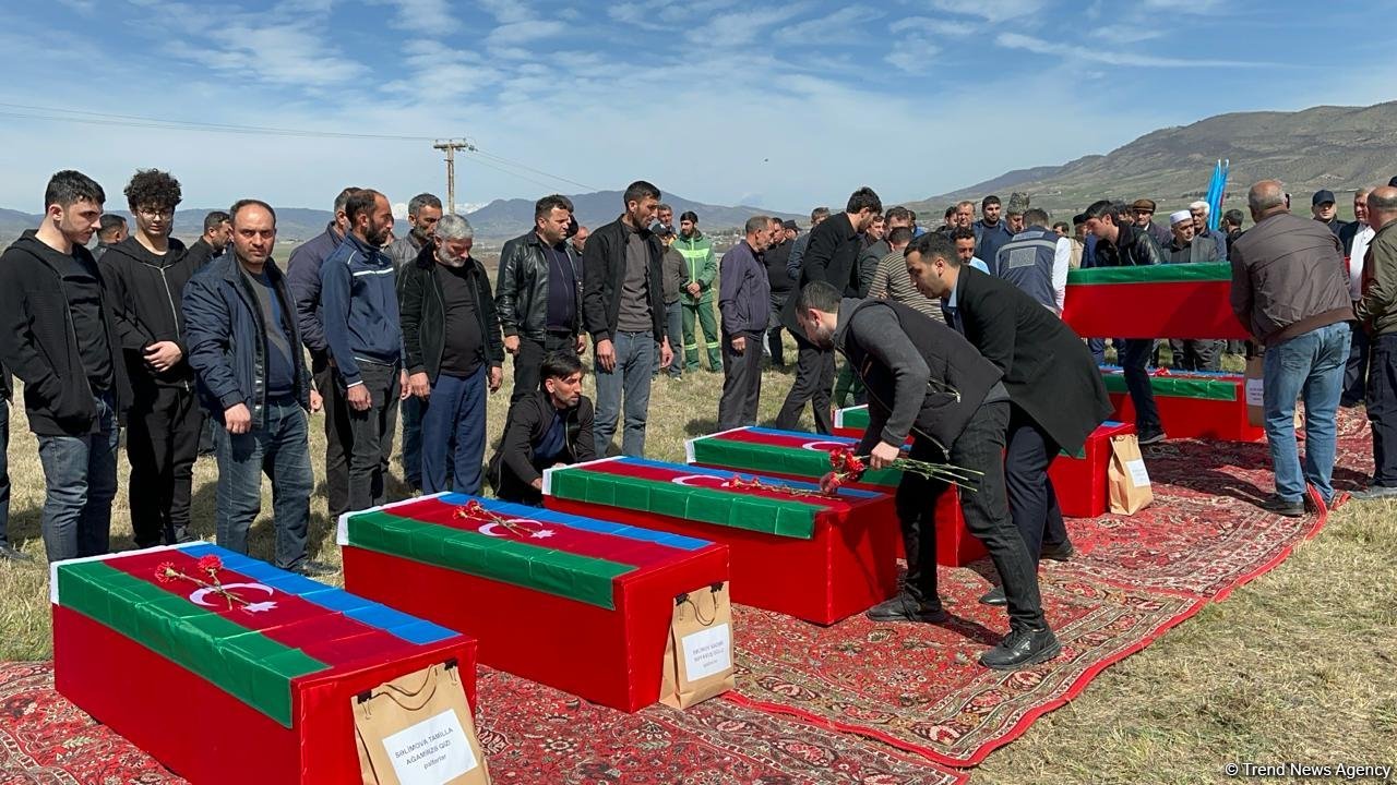 В Ходжалы захоронены останки жертв Ходжалинского геноцида (ФОТО/ВИДЕО)