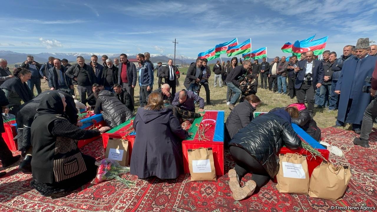 В Ходжалы захоронены останки жертв Ходжалинского геноцида (ФОТО/ВИДЕО)