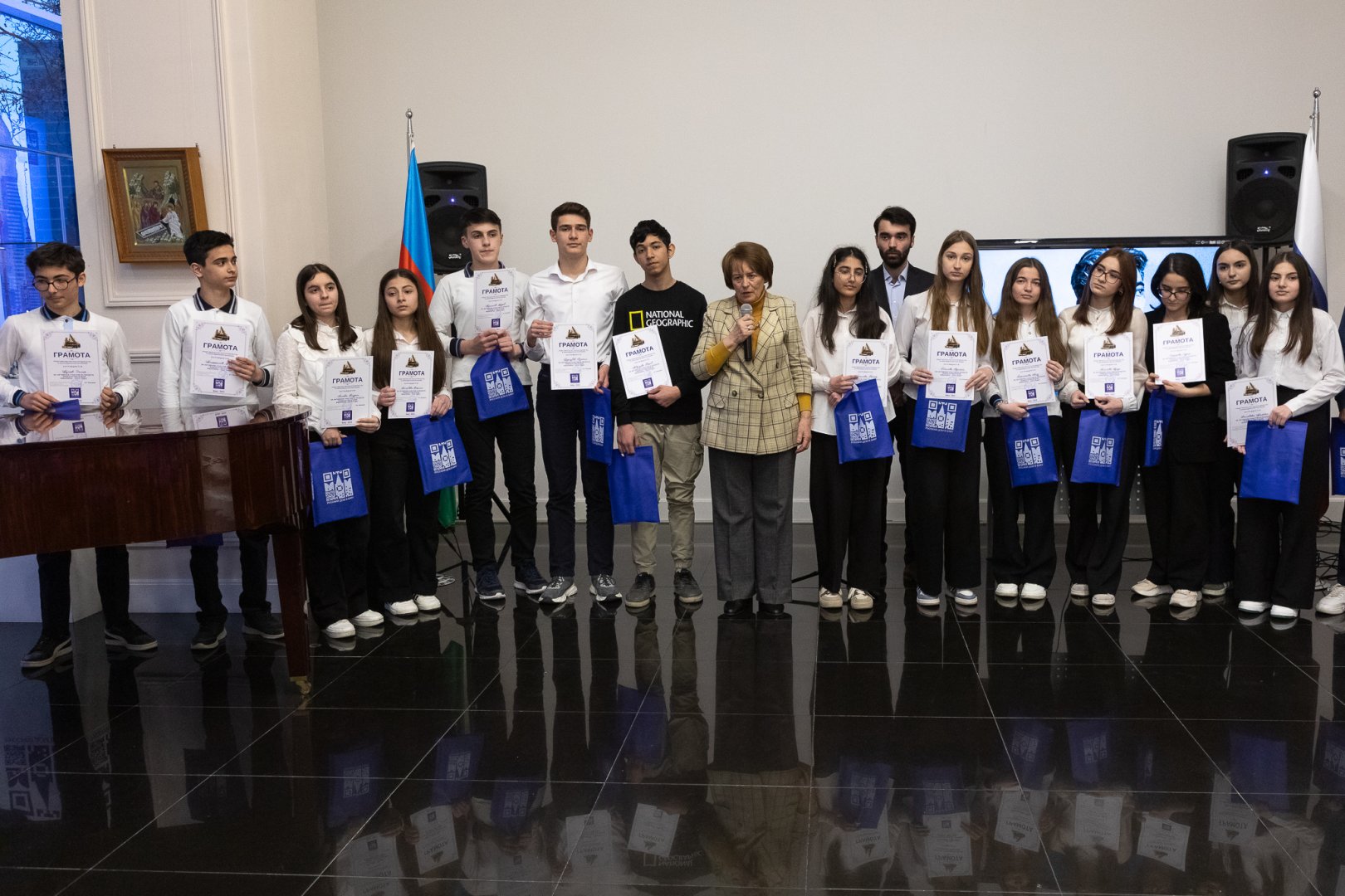 Правнук Самеда Вургуна вручил награды победителям проекта "Книги и писатели-юбиляры" (ФОТО)