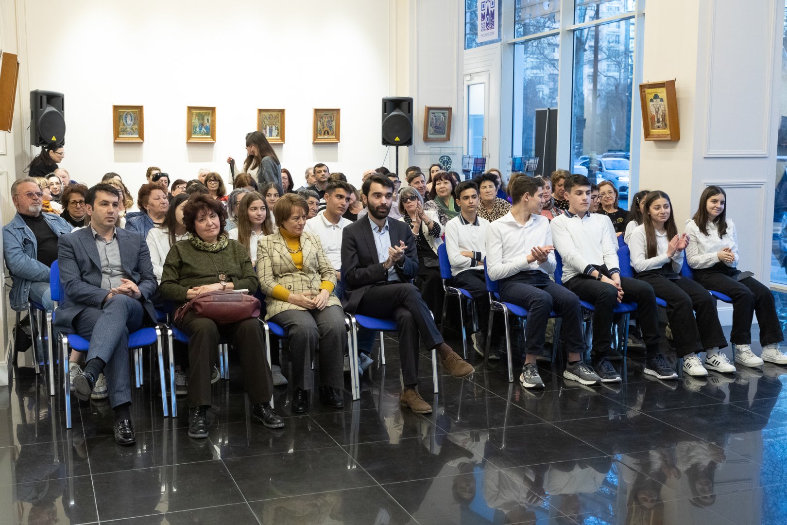 Правнук Самеда Вургуна вручил награды победителям проекта "Книги и писатели-юбиляры" (ФОТО)