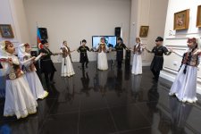 Правнук Самеда Вургуна вручил награды победителям проекта "Книги и писатели-юбиляры" (ФОТО)