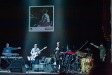 В Баку прошел звездный концерт в память о Рафиге Бабаеве (ФОТО)