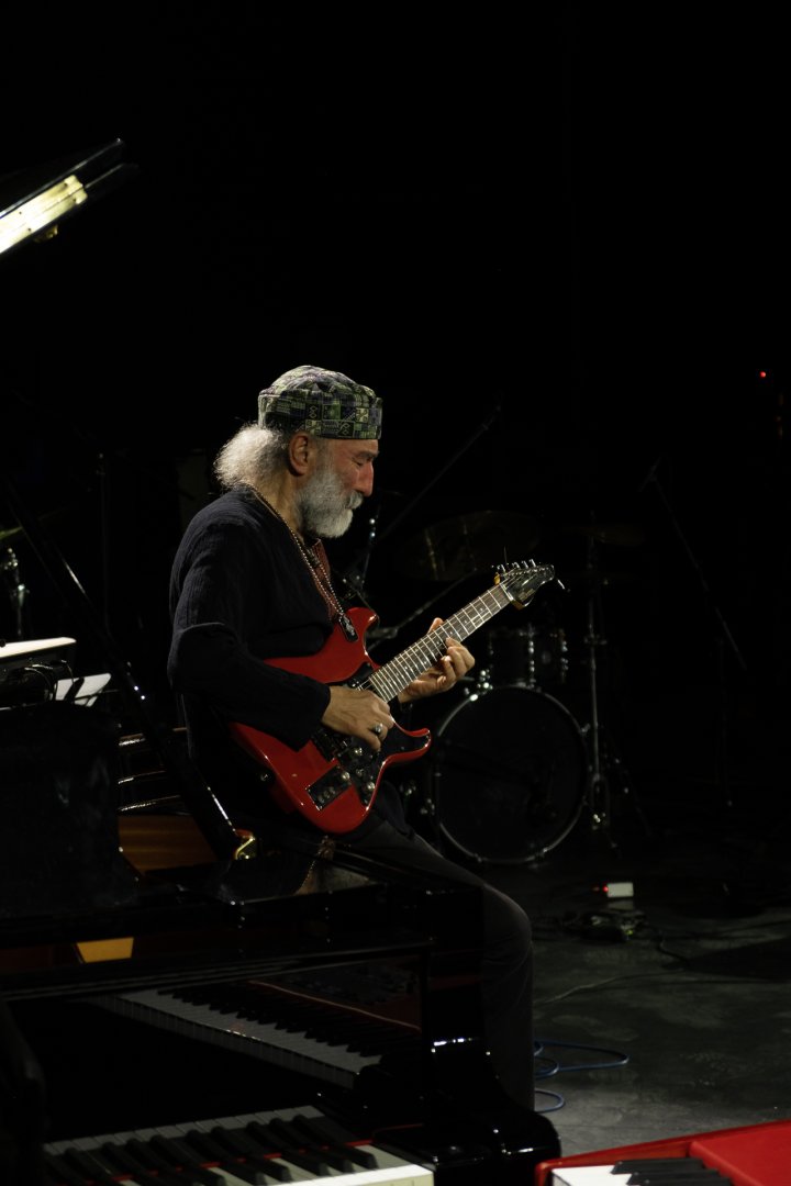 В Баку прошел звездный концерт в память о Рафиге Бабаеве (ФОТО)